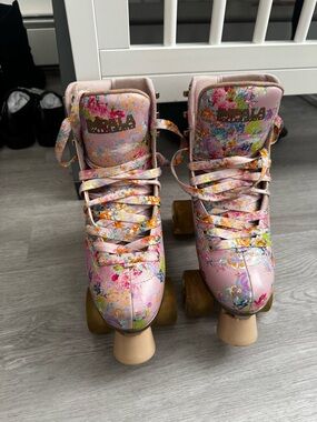 Impala Roller Skates in Pastel Floral Pink (like new)